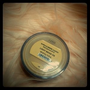 Bare minerals Foundation